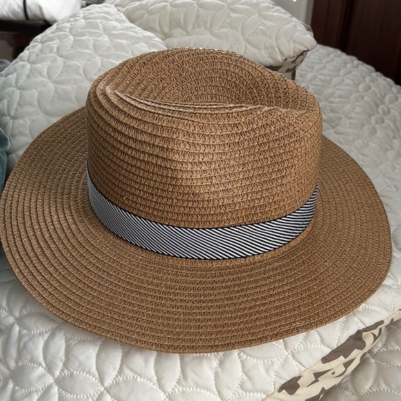Stylish Tan Straw Hat Fedora w/ Black and White Band Adjustable Interior Ribbon - Picture 3 of 6
